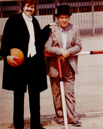 Mike D'Antoni e il mitico massaggiatore dell'Olimpia Angelo Cattaneo